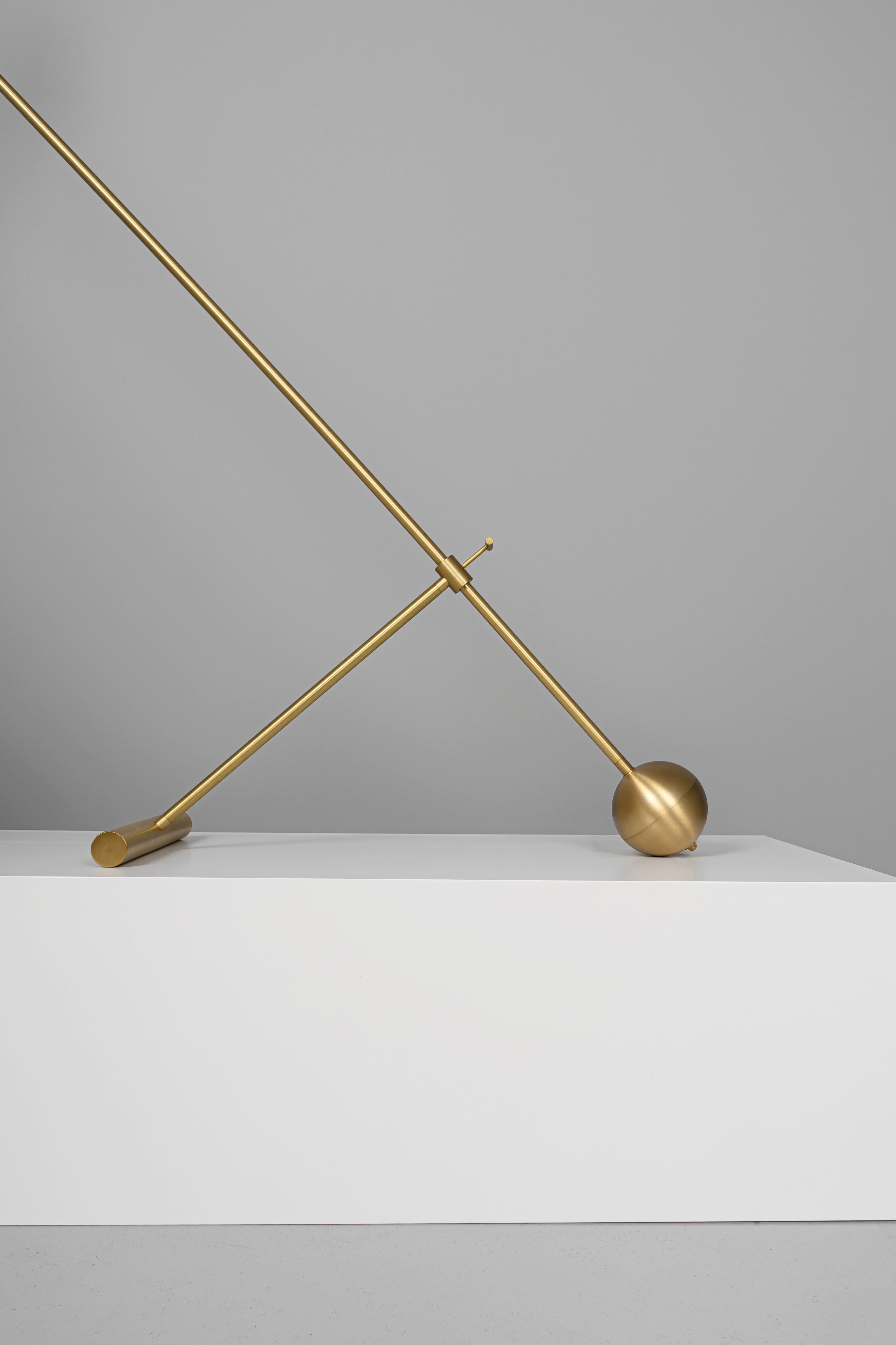 Schwung Zosia Burnished Brass Transparent Globe Floor Lamp